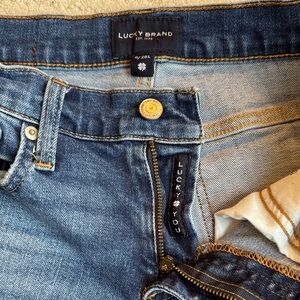 Lucky Brand US 6 / 28L Mid Rise Straight Leg Jeans Raw Hem Distressed